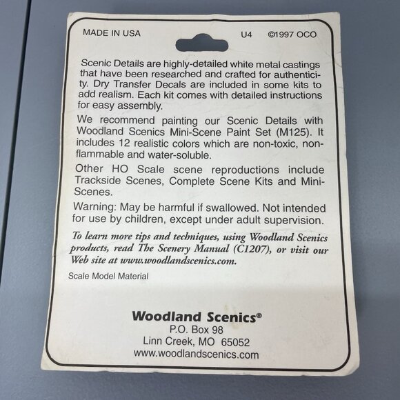 Vintage Woodland Scenics HO Scale Crates Barrels Sacks Bags Metal - Picture 3 of 4